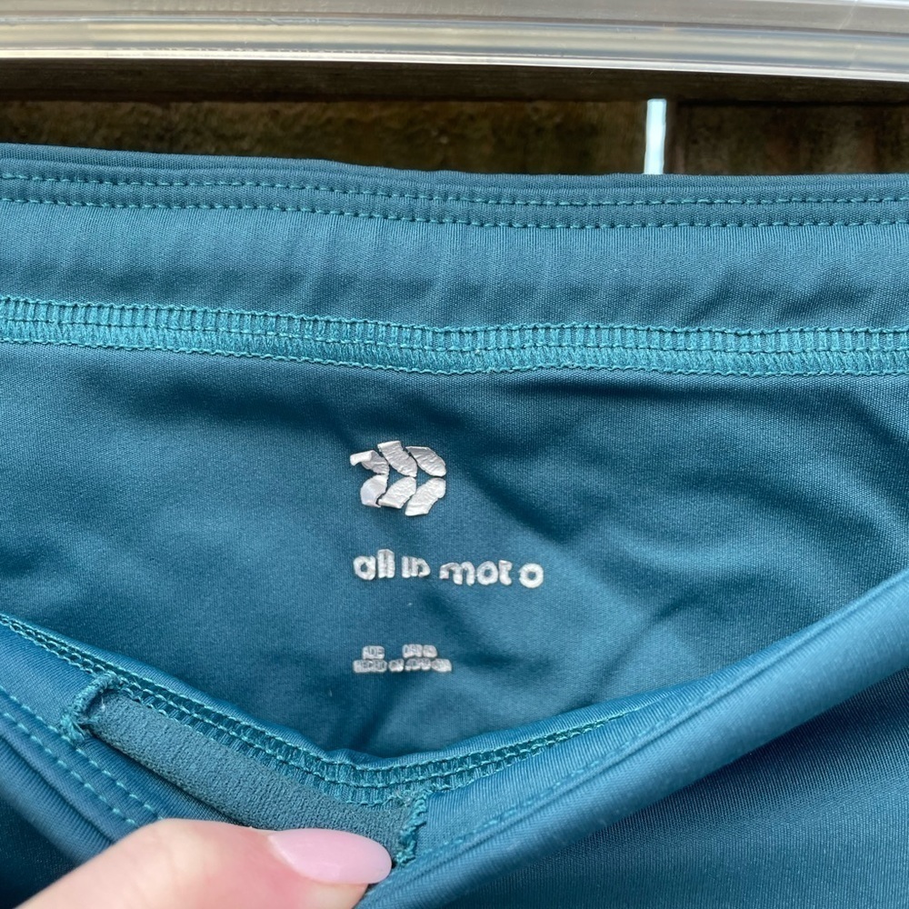 All in Motion by Target Teal Blue Cropped Leg Work Out Leggings - Picture 2 of 11